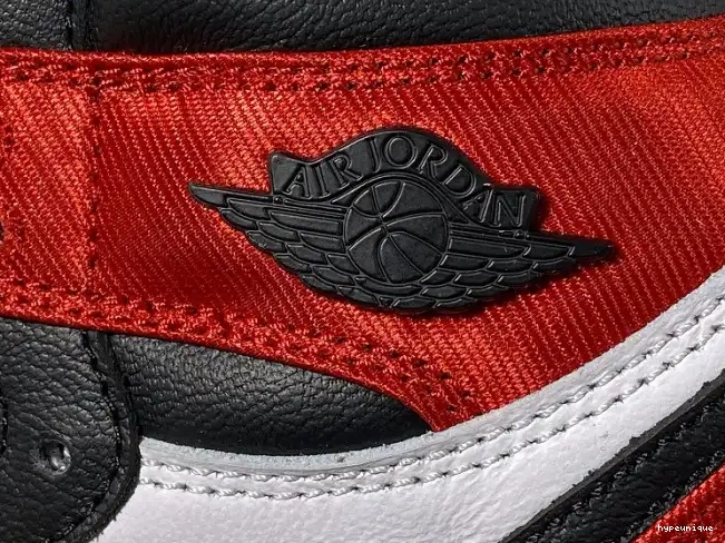 HYPE Black 1 Jordan Air Satin Toe CD0461-016 Retro High 0608